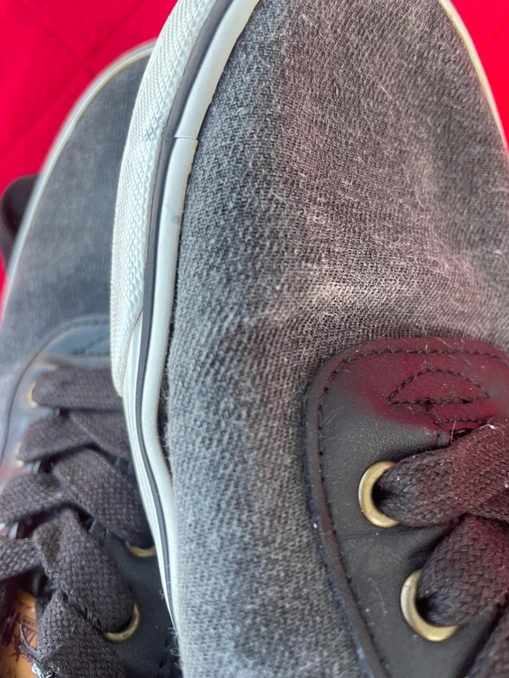 Levi's mens Black and Brown Low-Top Canvas Sneakers with Red Accent size 10 - Picture 8 of 8